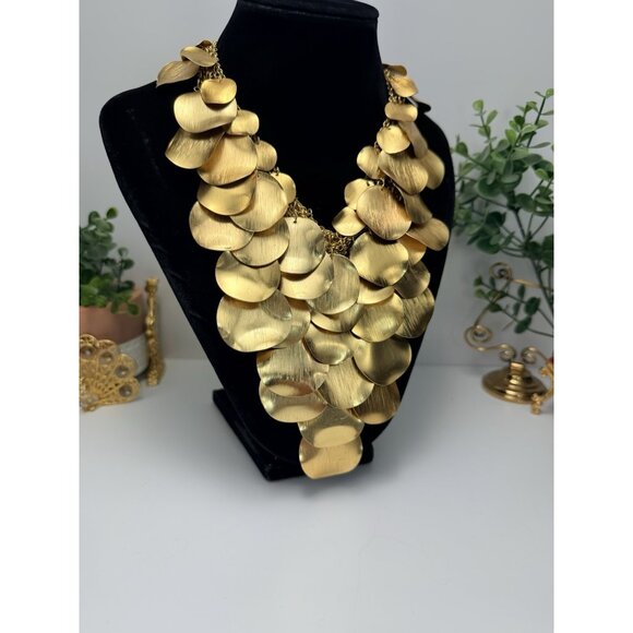 Zara Runway Gold Cascading Petal Statement Necklace NWOT Gorgeous - Picture 2 of 8